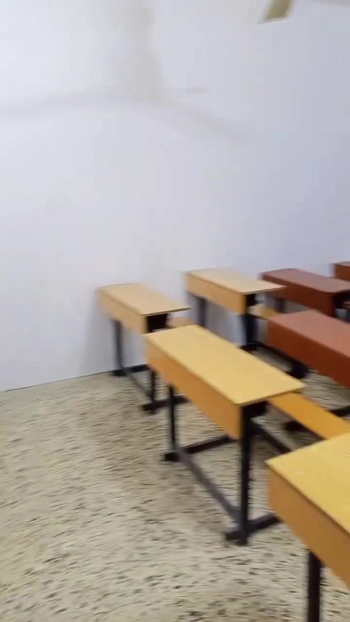 السلام عليكم رحلات جدا نظيفه ام ٣ نفرات للبيع عددهم ٣٤ رحلة ابيعهم شلع مع ٤ سبورات و٥ استولات مع مكتب وقنفات وكرسي مكتب   *********** مكاني بغداد
