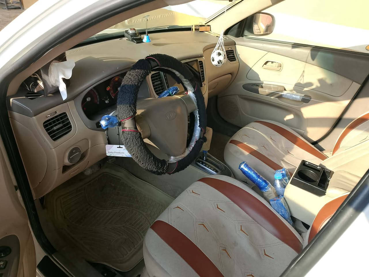 كيا ريو 2012 بسمي رقم سنويه جديد بسمي
مكينه 16كوري سنويه 31 فول توماتيك
بدون صبغ طخم تاير ويل كب جديد السعر 100بيها مجال
الاتصال ***********
