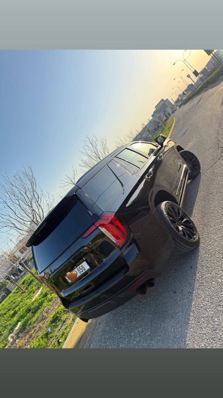 السلام عليكم (GMC DENALI)
الموديل 2023 خليجي وكالة المنصور 
الممشى 60 الف 
مكفوله كفاله عامه من كلشي 
السياره مغلف ppf بالكامل مصارله هواي ضمانه 10 سنوات + بلادك ادشن بالكامل كلشي نيكل بالسياره صاير اسود 
رقم مميز 858 
مواصفات دينالي معروفه للاستفسار ***********
