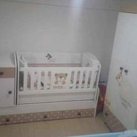 النجف • غرفة أطفال • سرير قابل للتحويل