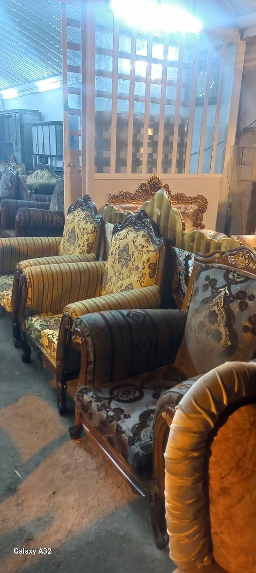 على بركه الله تم وصول انواع الطخامه والدواوين الباله الاصلي المصري والتركي والخشب الزان وباسعر مناسبه جدا... العنوان العمارات الجديده مقابل العمارات الملح للاستفسار واتساب ***********
