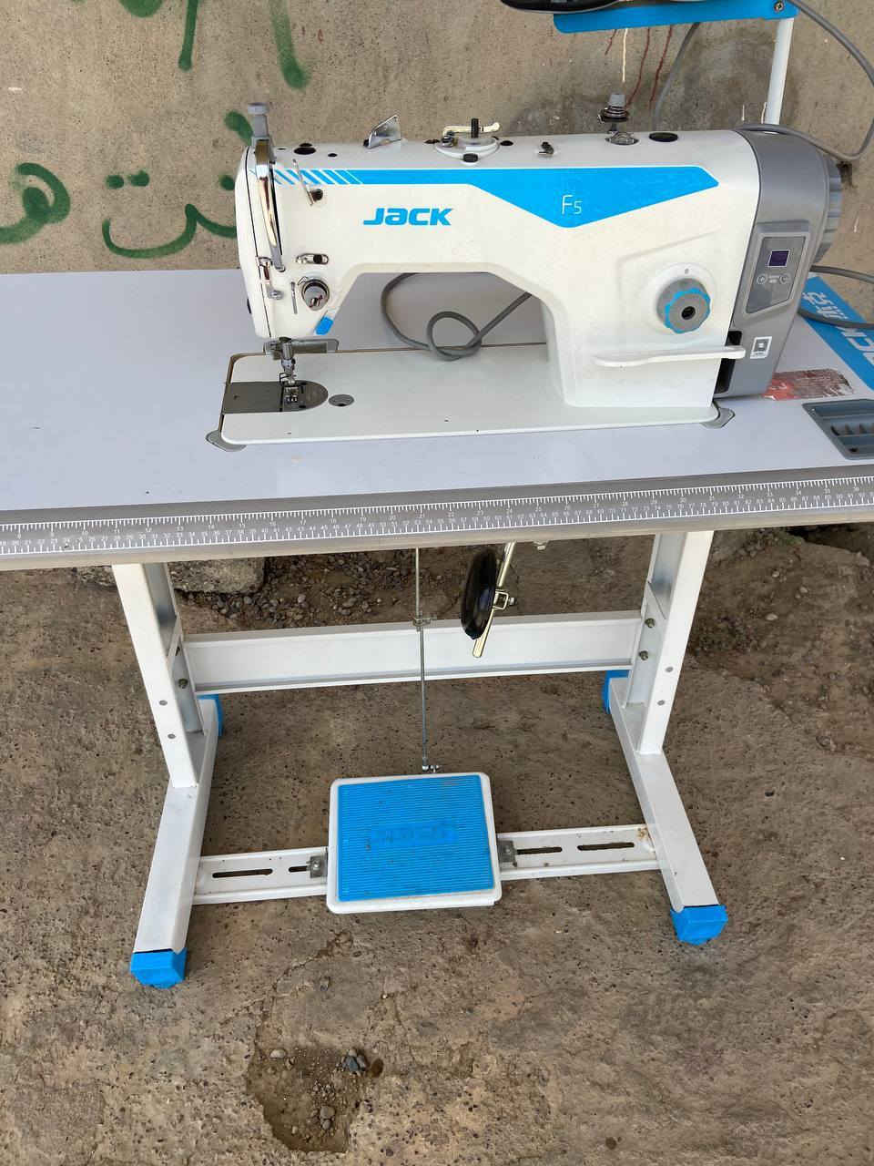 اسلام عليكم شباب عندي مكينه خياط للبيع السعر 400 جديده رقم ***********
