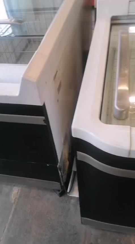 مجمدات أسترالية أخو الجديد للبيع
أبو عبدالله ***********
مكان شهداء البياع 
الطول متر 
والعرض مترتين و 10
تفاصيل أكثر 
اتصل ع الرقم
