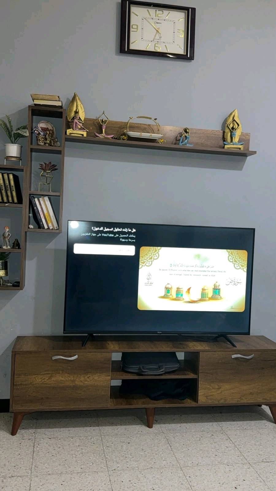 تخم ١٠ مقاعد ب٢٥٠ وميز بلازمه ب٧٥ عنوان بغداد مشتل587335 07729