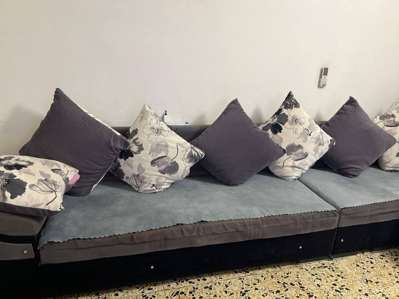 ديوان للبيع


**إذا كنت صاحب هذا الإعلان وتريد حذفه لأي سبب، رجاءا أرسل رسالة إلى الدعم الفني**