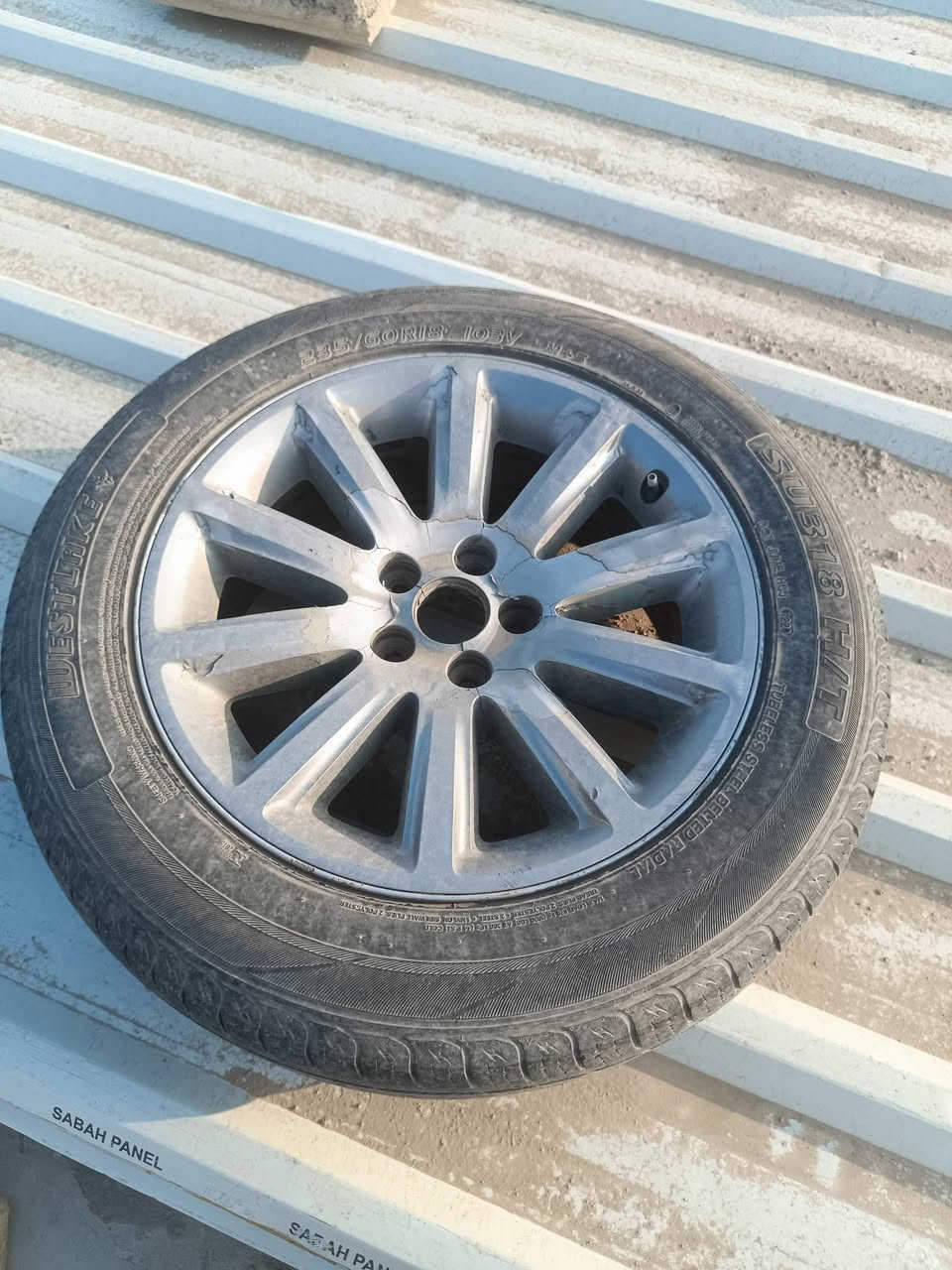 سلام عليكم غراض اوباما للبيع كلمن وسعره سبير 30//لويات اربعه امامي خلفي 3600 ب40//شباج ب15//قواعد دبل 15//بك لايتات ب 60// ماسكات الزوج ب15//شباج اوباما من موديل 15 وفوك  الي جوه الرقم ب10//ثلاجه مع مسطره وبخاخ ب30// دبلات مع لويات هيمي  ب100// سلف اوباما هيمي ب50 شغال //كشافات اوباما موديل 11/14 زوج ب10 // عمبار ب15 /// المكان الكوت رقم الهاتف ***********
