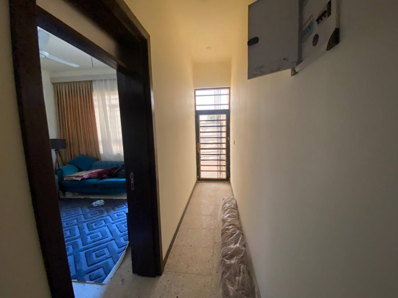 دار للبيع الدورة بداية هورجب 
شركة الكوخ مجاور ارص النخيل 
١٠٠ متر  طابق واحد
وفوك بيتونه وحمام وسطحين 
البيت كامل ومابي اي نقص 
السعر ٨٤ مليون 
الاستفسار ***********
***********
او مراجعة مكتب ليث الجبوري للعقار
