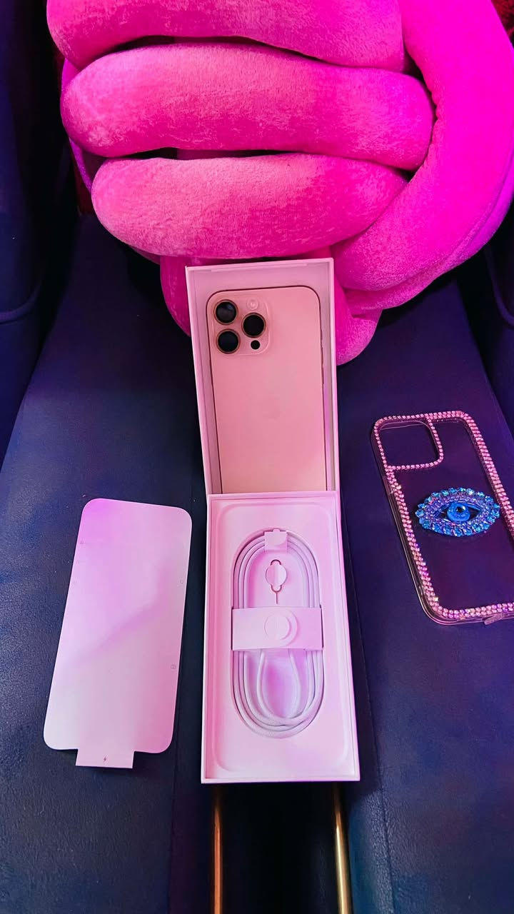 ايفون 16 برو ماكس للبيع ذاكره 256 وبطاريه 94 شرق اوسط نضيف وكامل ملحقات مكان كربلاء رقم الاتصال او واتساب *********** 
مكلف بل نشر الشراي يراسل الرقم
