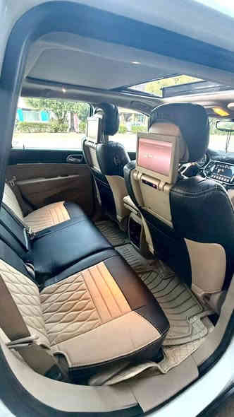 جيب كراند شيروكي لمتد بلاص خليجي  فول مواصفات1/1

‏‎الموديل : 2019

‏‎اللون ابيض

-سقف بناراما وفتحه

-3شاشات كبيره

-داخل بيجي مميز

-ويل 20

‏‎-المقاعد الأمامية كهربائية .

‏‎- المقاعد الأمامية تدفئة وتبريد

‏‎- نقطة عمياء بلمري رادار جانبي.

‏‎- فتحات usb للمقاعد الخلفيه 

‏‎- تشغيل عن بعد

‏‎-  تدفئة ستيرن . 

‏‎-  شاشة كبيرة . 

‏‎- حساسات 360

‏‎- صندوق كهربائي .

‏‎- حساسات أمامية اصلية .

‏‎- كاميرا خلفية  دواره  .

‏‎- زراك اوتو ويا الامطار.

‏‎- مرايا متحسسه للضوء العالي .

‏‎- محدد سرعة( كروز سرعة ). 

‏‎- رادار خلفي نظام بريك اوتماتيكي.

‏‎- نظام مانع انزلاق .

‏‎- جنطة كهرباء وفتح وسد عن بعد

‏‎- نظام معرفة ضغط الاطارات.

‏‎- نظام اقتصاد بالوقود eco.

‏‎- نظام sport

‏‎- نظام تقليل السرعة بالمنحدرات

محرك 3600

‏‎- بصمة.

رقم اربيل  هزه وسنويه جديده بأسمي السياره تحويل مباشر  
 الضرر /   مساحة شبر في الباب الخلفي بسيط جدا /السعر ٢٧٠/ ***********
