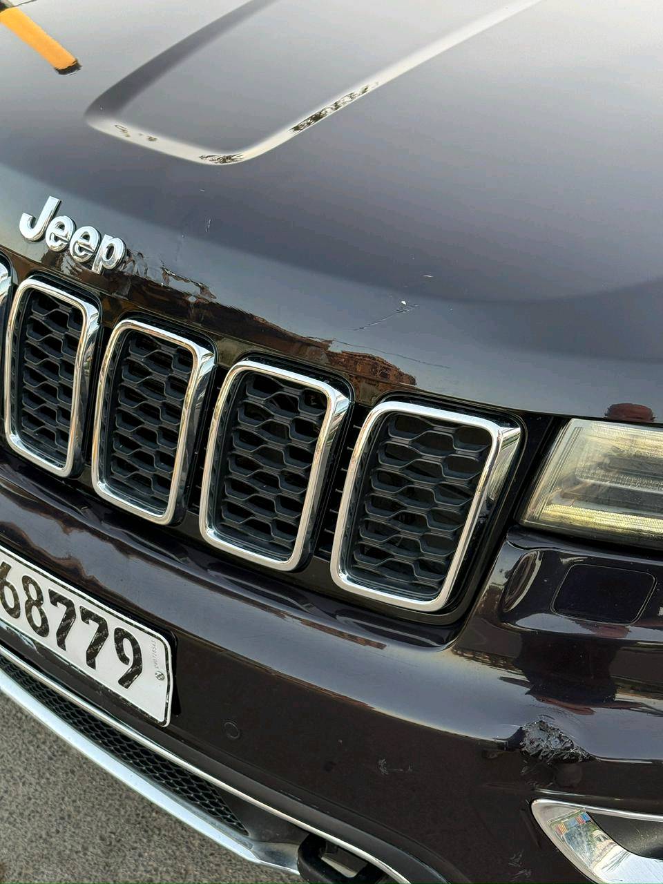 جيب غراند شيروكي لمتد بلس 2019 خليجي

لون: اسود بيتنجاني
محرك: v6 3600cc
عداد مسافة: 72 الف كم قابل للزياده

مواصفات فول لمتد بلس
- دخول ذكي 
- ثلاث شاشات
- بانوراما 
- حساسات امامي خلفي
- توقف تلقائي خلفي
- اوتو ستوب
- مري شفط
- هيتر مرايه
- رادار جانبي
- تعتيم تلقائي للمري كافة 
- كراسي كهرباء امامي 
- تدفئة و تبريد مقاعد اماميه و تدفئة خلفيه 
-تدفئه ستيرن
- صندوق كهرباء
- شفتات كير بالستيرن
- فور ويل


ملاحظات:
- جاملغ سايق معدل بارد و مصبوغ
- بنيد بارد بسيط جدا
- هلال تاير خلفي عكس السايق بارد بسيط

>>شرط البيع فحص سونار 

السعر 26 الف دولار وبي مجال
مكان السياره منصور داوودي متواجد من 11 صبح الى 7 مساءا
***********
عمر