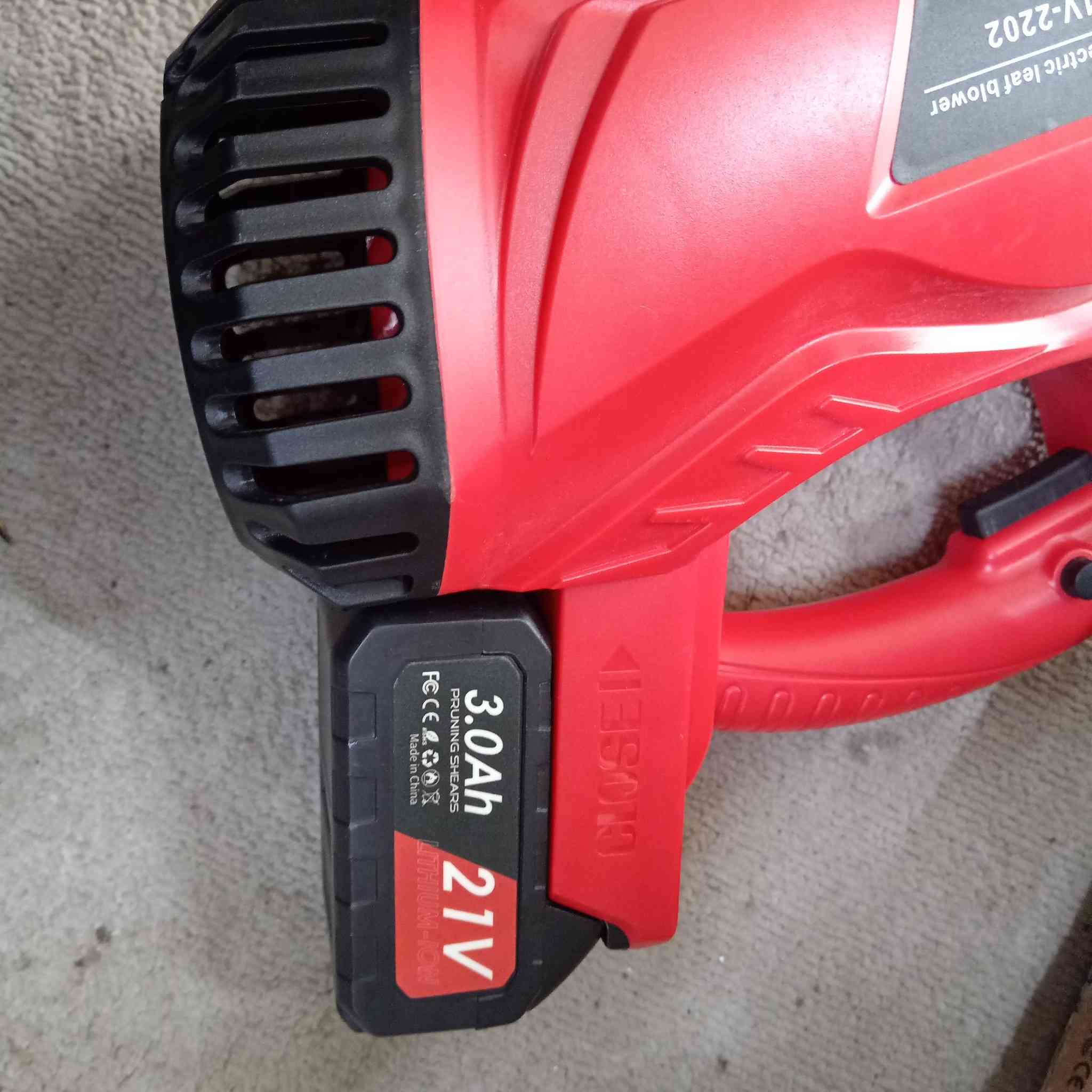 بلاور شحن ٣ أمبير ١٢ فولت قوه الدفع كلش قوي الي ٦ درجات ماركه اصليه جديد لوك للاستفسار عل الخاص اخوان


**إذا كنت صاحب هذا الإعلان وتريد حذفه لأي سبب، رجاءا أرسل رسالة إلى الدعم الفني**