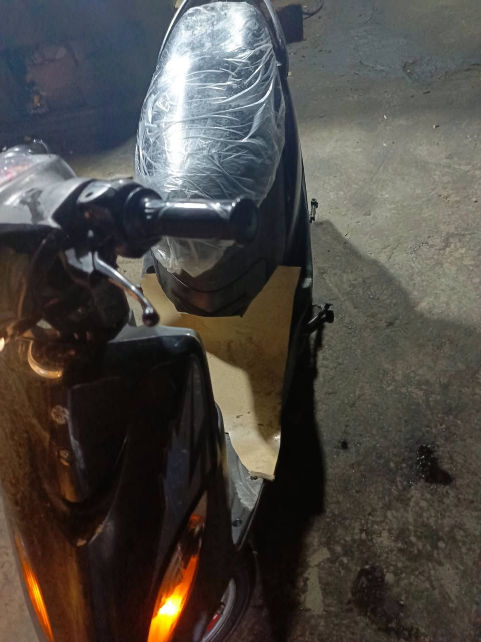 سلام عليكم 

ماكس عدله الدراجه بلاديةة كله شغاله مكينه مكفوله ما مفتوح بيه برغي صارله شهر اونص نازله رمبه دراجه شلعه معدل خير من الله الدراجه ملحه فول ي نقص مابيه بيه بس شغله وحده مايشتغل كيج بانزين مايشتغل والباقي كله شغال السعر 600 اوبيه مجال مكاني مدينة الصدر رقم ***********
