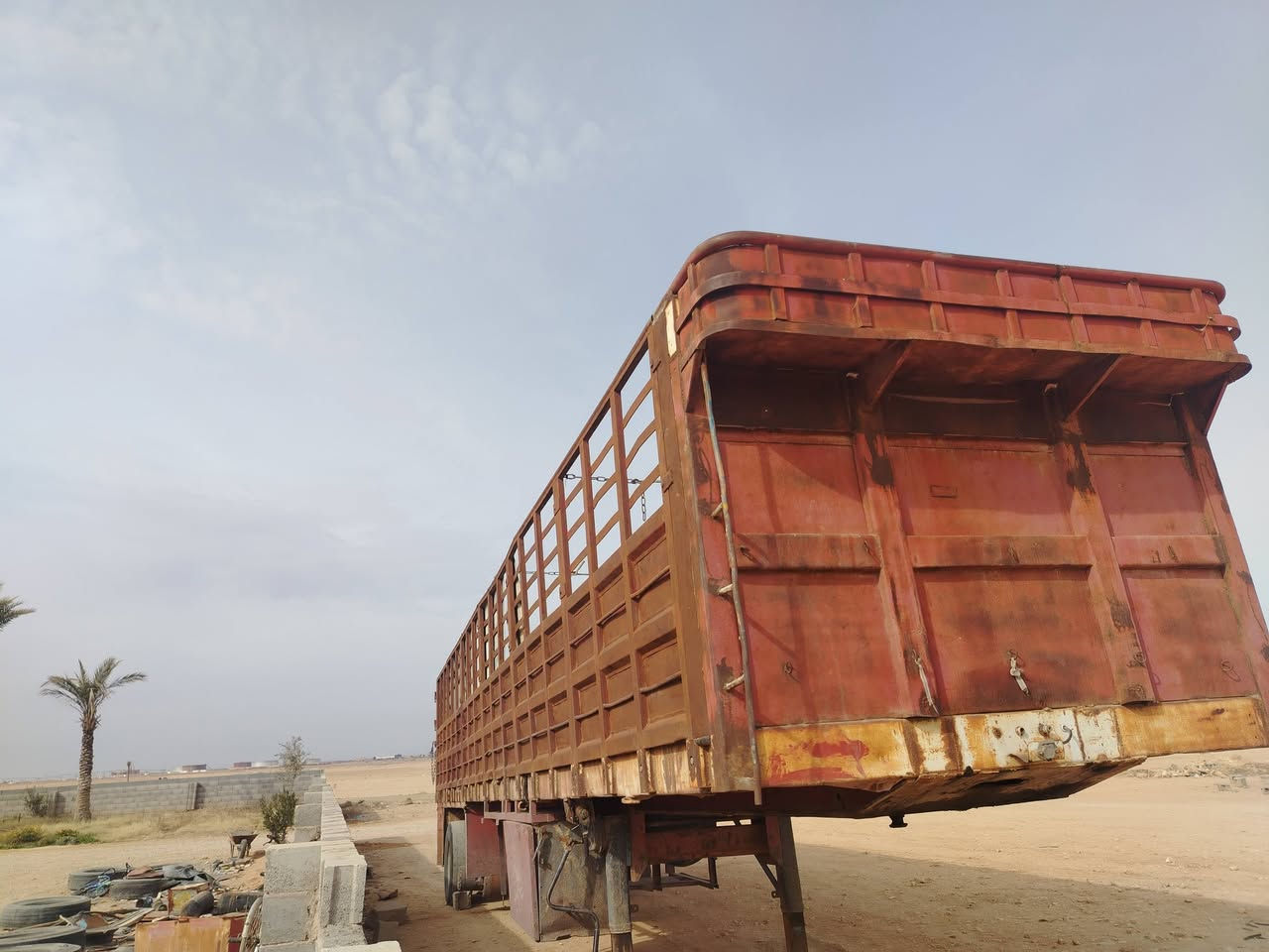 سلام عليكم عربانه جناب للبيع بدون تاير ويل دناكير برينه 22ونص طول 50+12 وباقي لستفسار عله رقم ***********. ***********
