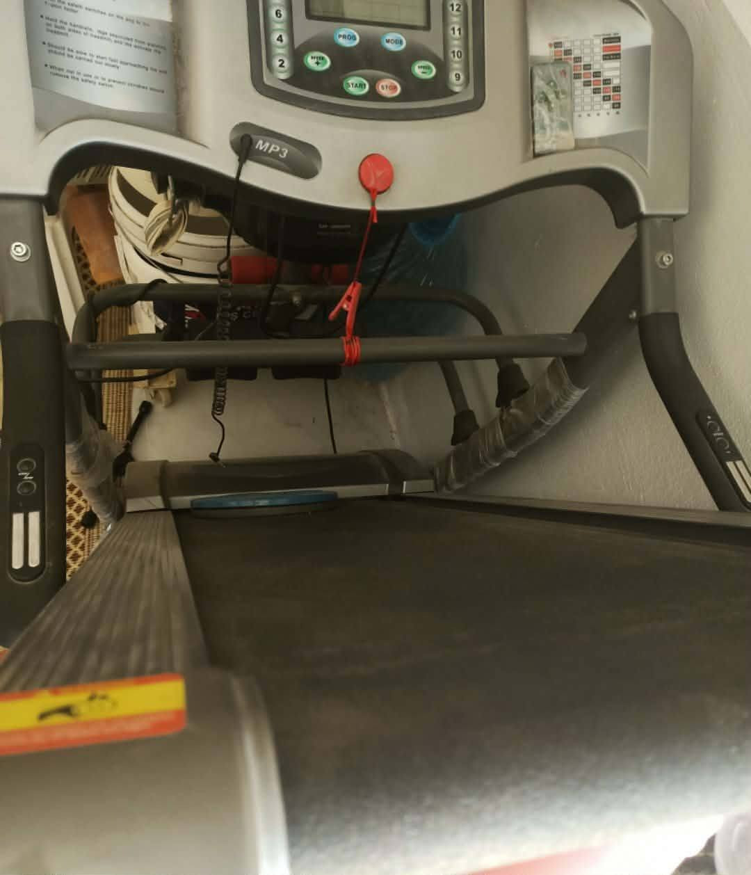 البيع ثلاجه حافظ 300 بي مجال شغال ..جهاز ركض شغال 775  بي مجال رقمي ***********
