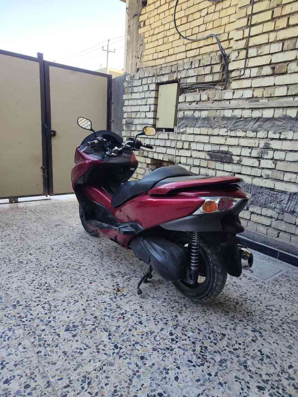 السلام عليكم فورزا صفر 10 مكينة وكير كفالة شرط الفحص
كهربائيات كلها شغال 
دراجة صافية ربع ما ذب عليها 
سعرها 1 و 300 وبيها مجال بسيط 
سكن غزالية 
***********
