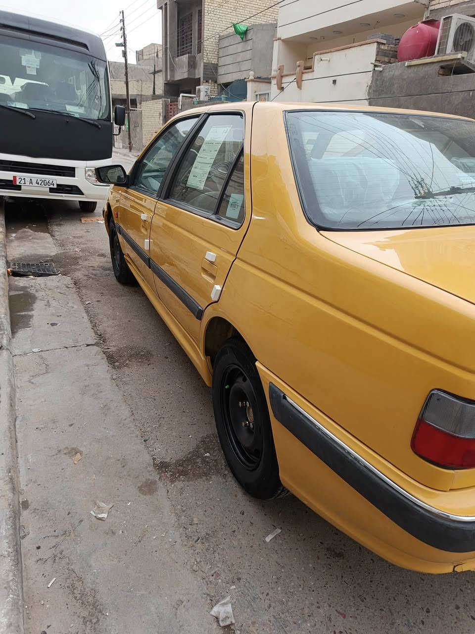 السلام عليكم بارص موديل 2015 سيارة بسمي مصفرة مكينه وكير مكفولات  كلج جديد صدر جديد تبريد شغال مكفولة من الضربه والتبديل صبغ شي قليل بيه السعر 53بغداد العبيدي الرئاسة ***********
