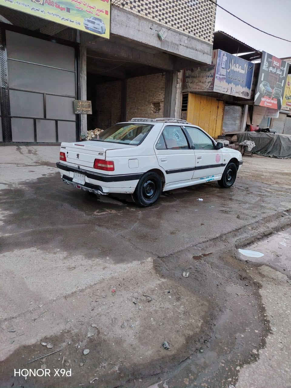 بيجو 405 موديل 2009 رقم نجف سنويتها لل 28 سعرها 32 وبيها مجال مكاني نجف حي النداء والاتصال ع الرقم ***********
