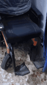 السلام عليكم عريانه لبيع جديد غير مستخدمه الاتصال ال***********
