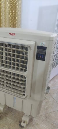 مبرده كنفيره حجم كبير جديده بس الدفع مالها ضعيف ما عرف كنديسر يحتاجلها...