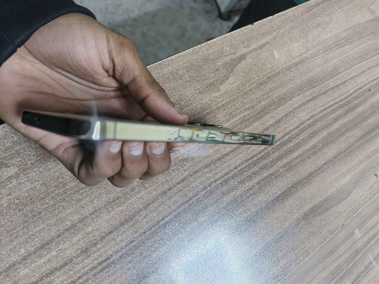 12 برو ماكس مبدل شاشة فقط فيس ايدي شغال بطارية 72 ذاكره 256 جهاز نضيف لوك كلة شغال مابي اي عيب للبيع و مراوس شراي خاص و اتصل ***********
