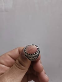 السلام وعليكم شباب عقيق يماني اصلي قيم باليرضي الله وتدلل ٠٧٧٠٥٣٢٢٥٦٢ ...