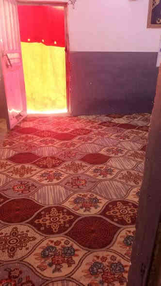 السلام عليكم بيت للبيع مساحه 110 كوفه علوه الفحل قرب صوره العباس شارع تبليط مال كهرباء بالسعر مناسب   ١٤       ***********
