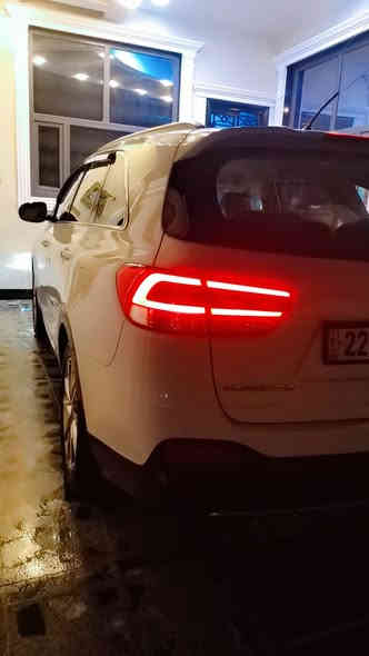 السلام عليكم سورنتو خليجي ٢٠١٨ فول مواصفات عدا الفتحه فقط مكفوله كفاله عامه عدا ع شخط باب الصدر بي صبغ اقل لأربع أصابع وبيها كارتات ٢ اصغار كلش والباقي كفاله عامه ماشيه ٨٧ الف بعدها ع وضع شركه ٢٤٠٠ رقم أربيل دولي أتريد تحويل او وكاله سعر ٢١٠ رقم الجوال ***********
