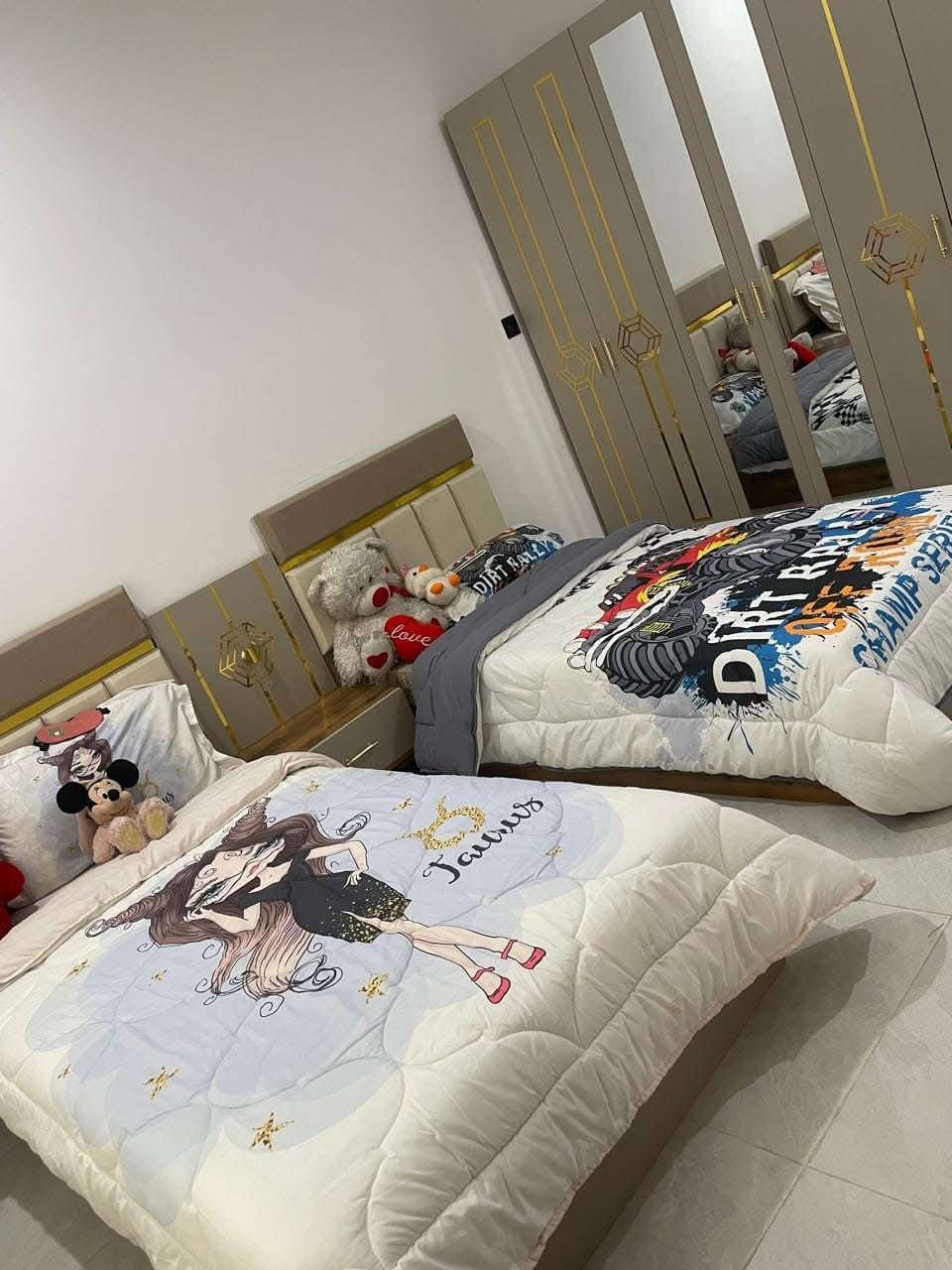 إعلان رقم ( 462 )
￼
( طابو ملك صرف )

#دار للبيع  ثلاث طوابق – بناء حديث  صفر فول مواصفات 

بيت سكني حديث البناء، مشيّد وفق أعلى المواصفات الهندسية وبمواد بناء ممتازة، تشطيب راقٍ وعصري، تصميم عملي يوفّر الراحة والخصوصية

المساحة : 125 واجهة 5  

الموقع:- كركوك _ حي عدن - المربع الذهبي 
المواد المستخدمه في البناء من اجود وافضل الأنواع :-خمسة غرف نوم واسعة ومضيئة
صالة استقبال أنيقة 
مطبخ عصري بتصميم عملي
عدد 2 حمامات بتشطيبات حديثة
بناء حديث زيرو فول 
إضاءة وتهوية ممتازة
موقع هادئ وقريب من الخدمات

 للاستفسار الاتصال *********** رشوان المفرجي 

 يتوفر واتساب - تلكرام  

او مراجعة مكتب [ البيرق للعقار ]حي عدن سايدين مدينة العاب كركوك  قرب جامع تحسين صوراني مقابل ثانوية امداد للبنات
