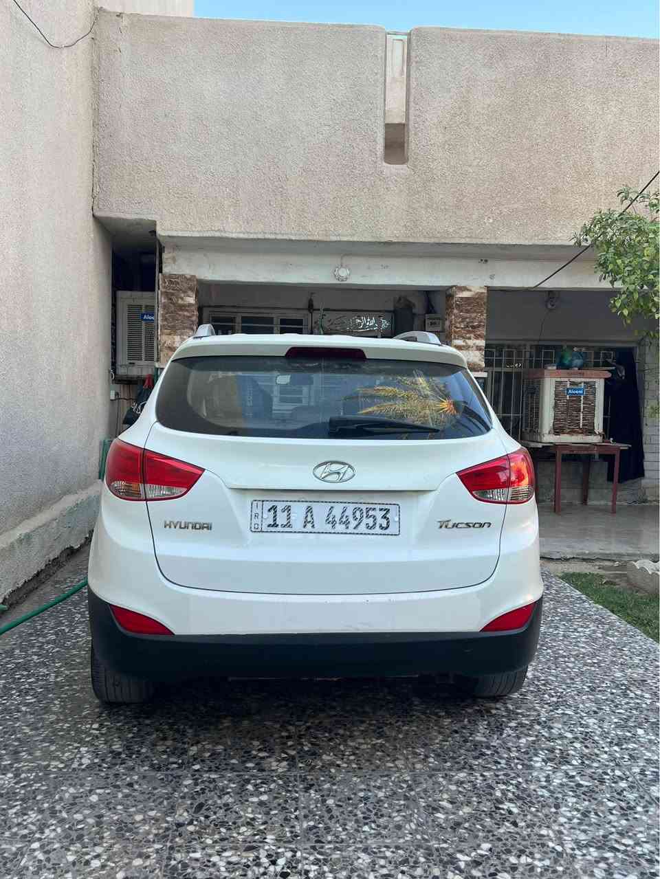 السلام عليكم 
للبيع توسان 2010 خليجي 
محرك 2400 دوش
بيها قطعة وحدة صبغ جاملغ امامي والباقي كفالة عامة
وما بيها اي نقص السيارة جاهزة
ماشية 103 الف كيلو
السعر 138 ورقة وبيها مجال بسيط
مكان السيارة بغداد المحمودية 
رقم الهاتف *********** بغداد, العراق
