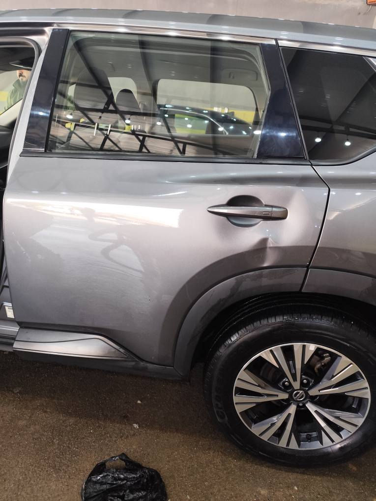 نيسان روج 2021 

SVمواصفات  

4 سلندر 2500 تنفس طبيعي 

ماشيه 86000km

كشن السايق كهرب 

قطعتين تبريد 

تحديد مسار 

تحديد سرعه 

قيادة ذاتية 

وقوف ذاتي 

هاند بريك كهربائي (بصمة) 

كاميرات 360 

رادرات جميع الجهات 

تشغيل عن بعد 

لايتات زينون LED

شفتات ستيرن 

خروج عن مسار 

مانع تزحلق 

بصمات ابواب
 
شاشة كبيرة

رقم جديد (دهوك) 

محرك كير شرط 

بوند و جملوغ صبغ ,بدون داخل ايربكات كل سليمة 

سيارة نضيفه حيل

رقم شاصي موجود بين الصور

 دهوك

السعر 19100$
 الاتصال على الرقم رجاء
 Wattsapp *********** دهوك, العراق
