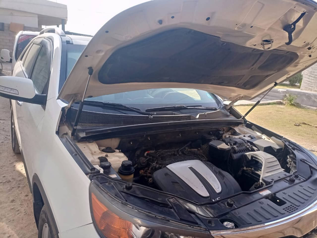 سلام عليكم البيع سورنتو خليجي 2010مكفوله كفاله عامه سته سلندر بني راما بصمه كامل مواصفات مكان السياره صلاح الدين قضاء العلم رقم سياره بغداد ***********
