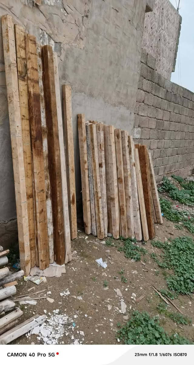 قالب خشب للبيع مساحة 100م نظيف بدون درسك وياه 25 فخة. مكانه الموصل الجانب الأيمن.
ارقام صاحبه
***********
***********
