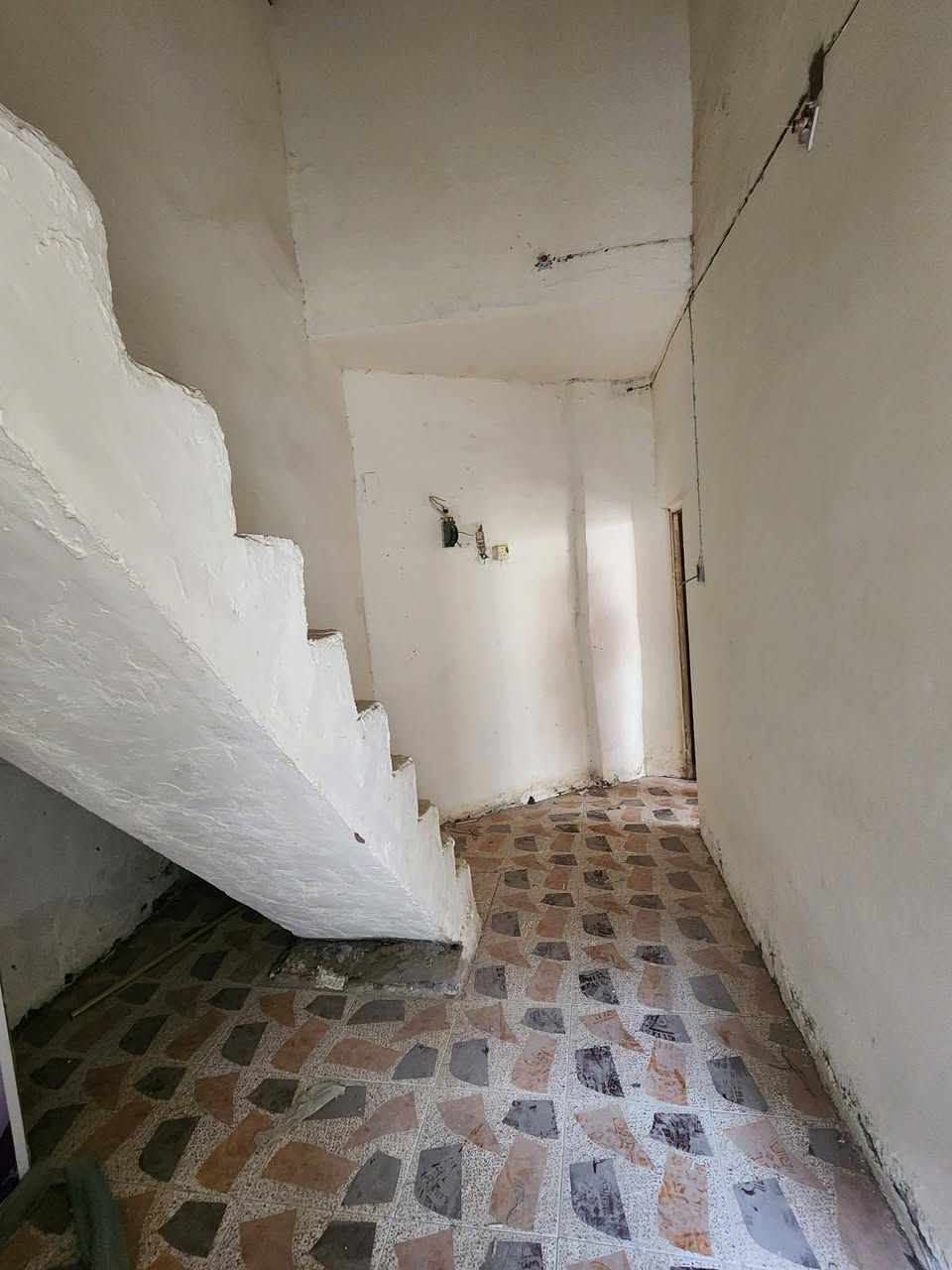 ,بيت للبيع  سعر ب ٧ونص
 مساحه ٧٠متر  سند 25 مداور بأسم المشتري  مشموله بالتطويب 
العنوان البو جاسم خلف الحضاره شارع ابو وائل 
الاستفسار أتصل  ***********+*********** واتساب او مراسلة الصفحة ***********
