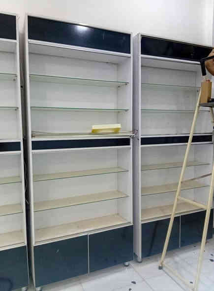 سلام عليكم رفوف درجه اولا جدد 6قطع
للبيع الاستفسار ***********
