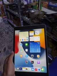 آيباد ٩ ٦٤ • نضيف • كامل الملحقات