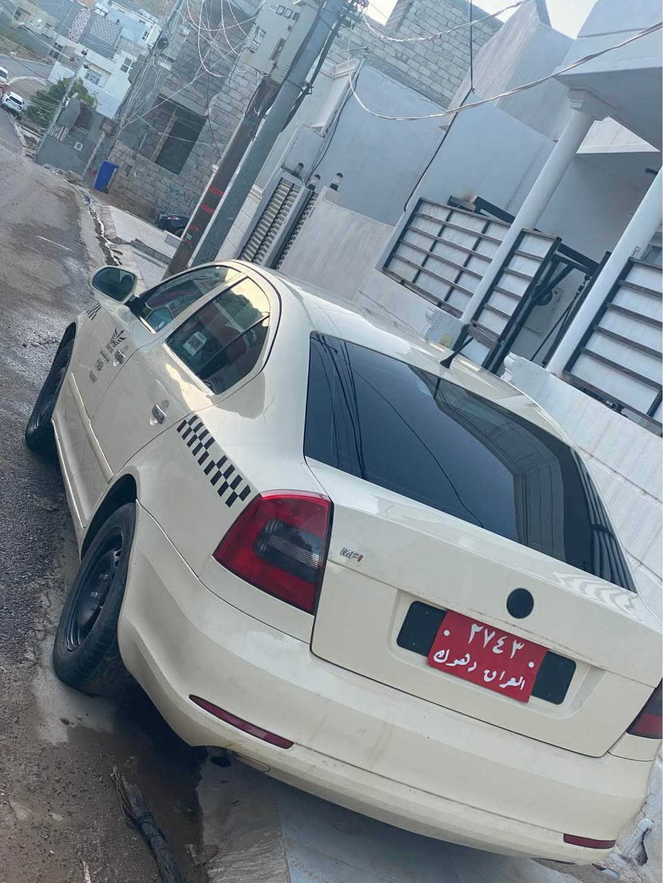 سكودا ٢٠١٠ بوفروتني بيدعمو سبغه ماكينه ٢٠ مرغوب كئر عادي تحويل وكاله شه رت كئرو ماكينه لاون شاشه ايباد تايره جديد تبريده سارا باقشه كه له ك ١١ وه ره قه غرامه سه ر 
رقم تلفون ***********
سعر 94  ومجال دهوك, العراق
