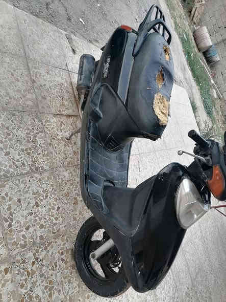 سلام عليكم سبيسي ياباني للبيع سلف عطلان وصالنصه مزروفه وباقي تفاصيل كدامكم كهربائيات شغاله مكينه  مجفته دراجه نضيفه الله شاهد سعر 325وبيها مجال  ماعندي  خاص ع ماسنجر  هذا رقمي بي وتساب  او تصال ***********مكاني كوت حي الحكيم
