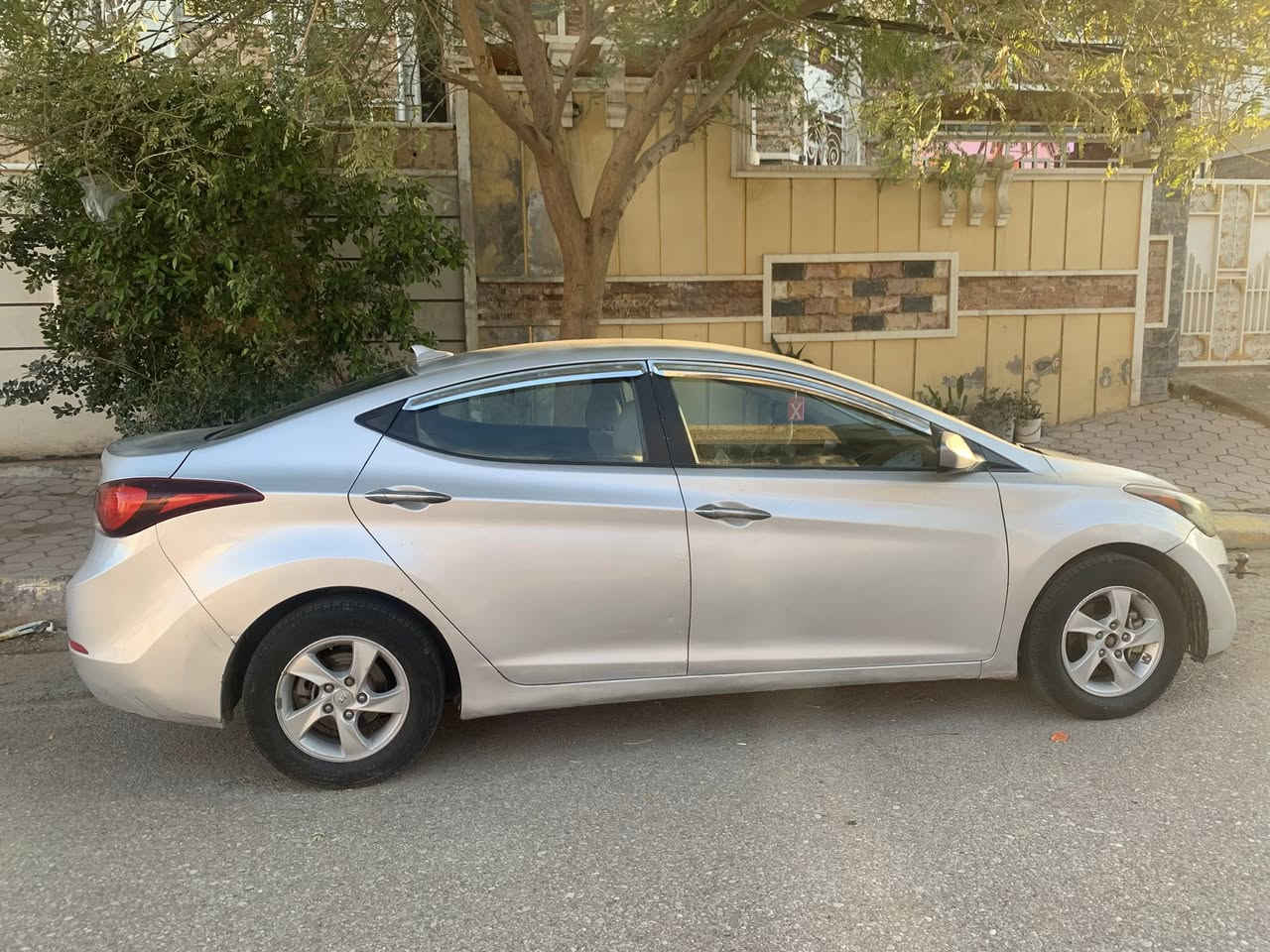 السلام عليكم..
للبيع ألنترا وارد أمريكي كلشي موضح عنها بالصور الموقع ديالى خان بني سعد، للتواصل ***********
السعر 105 وبيها مجال
