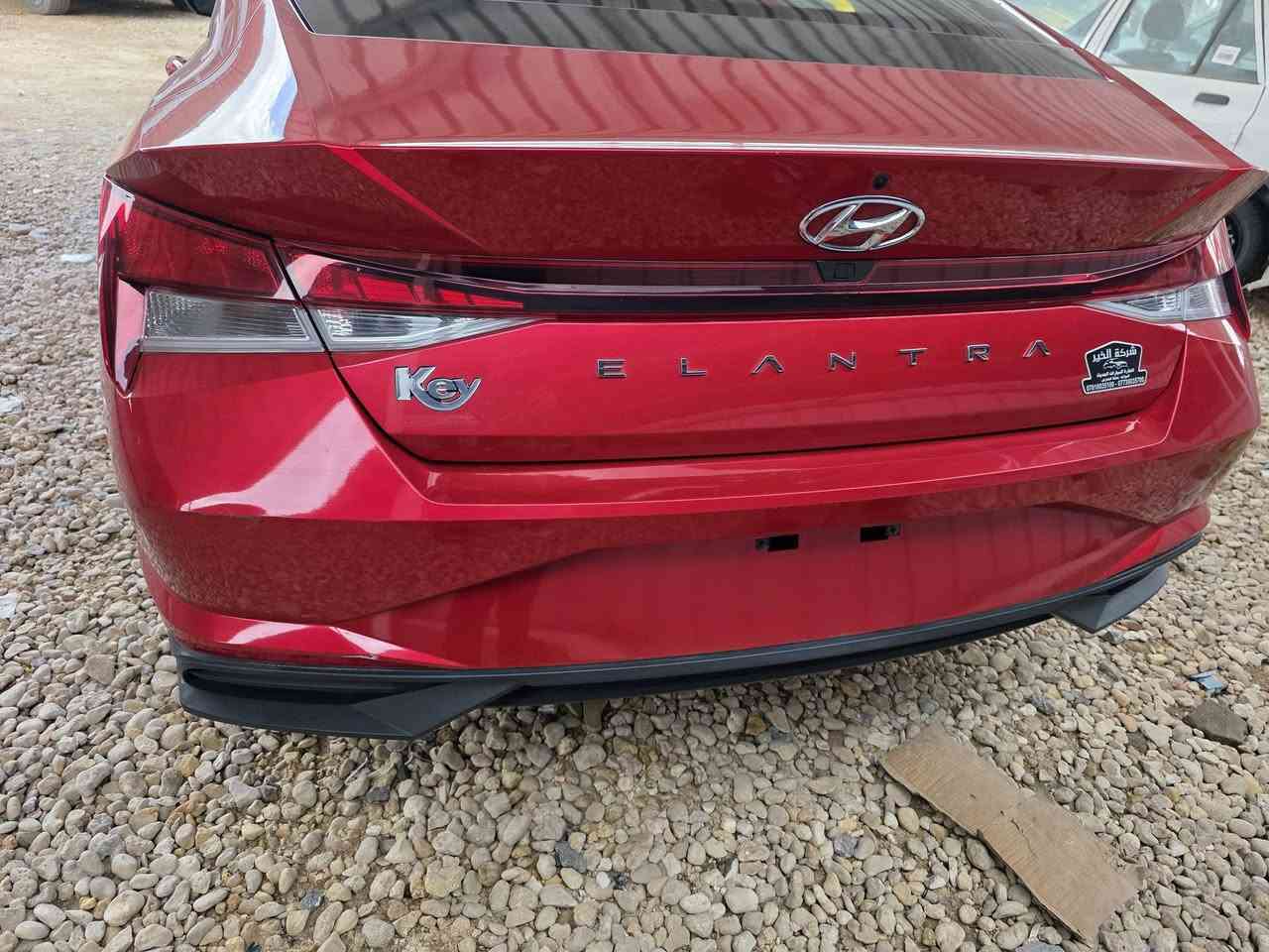 السلام عليكم
الانترا 23
دخول ٢٥ 
فول عدا الفتحة
محرك ٢٠٠٠ دوش
مواصفات
تشغيل بصمه 
تشغيل عن بعد 
نظام ترحيب عند الاقتراب 
بصمه ابواب
صندوق ذكي 
شاشة كبيره نظام كار بلاي 
شاشة اعطال 
تحكم ستيرن 
شاحن لاسلكي 
رادار جانبي
توقف ذاتي
تحديد مسار 
اوتو هولد
نظامين قيادة نورمال وسبورت
كشنات هيتر 
ما بيها حادث دعاميه اماميه فقط  
بدون رقم تكدر ترقم جميع المحافظات 
العنوان ديوانيه  
الرقم ***********
السعر 140 مجال جدا بسيط للشراي 
موشراي ماتعرف بسوك والحوادث لا تعلق
