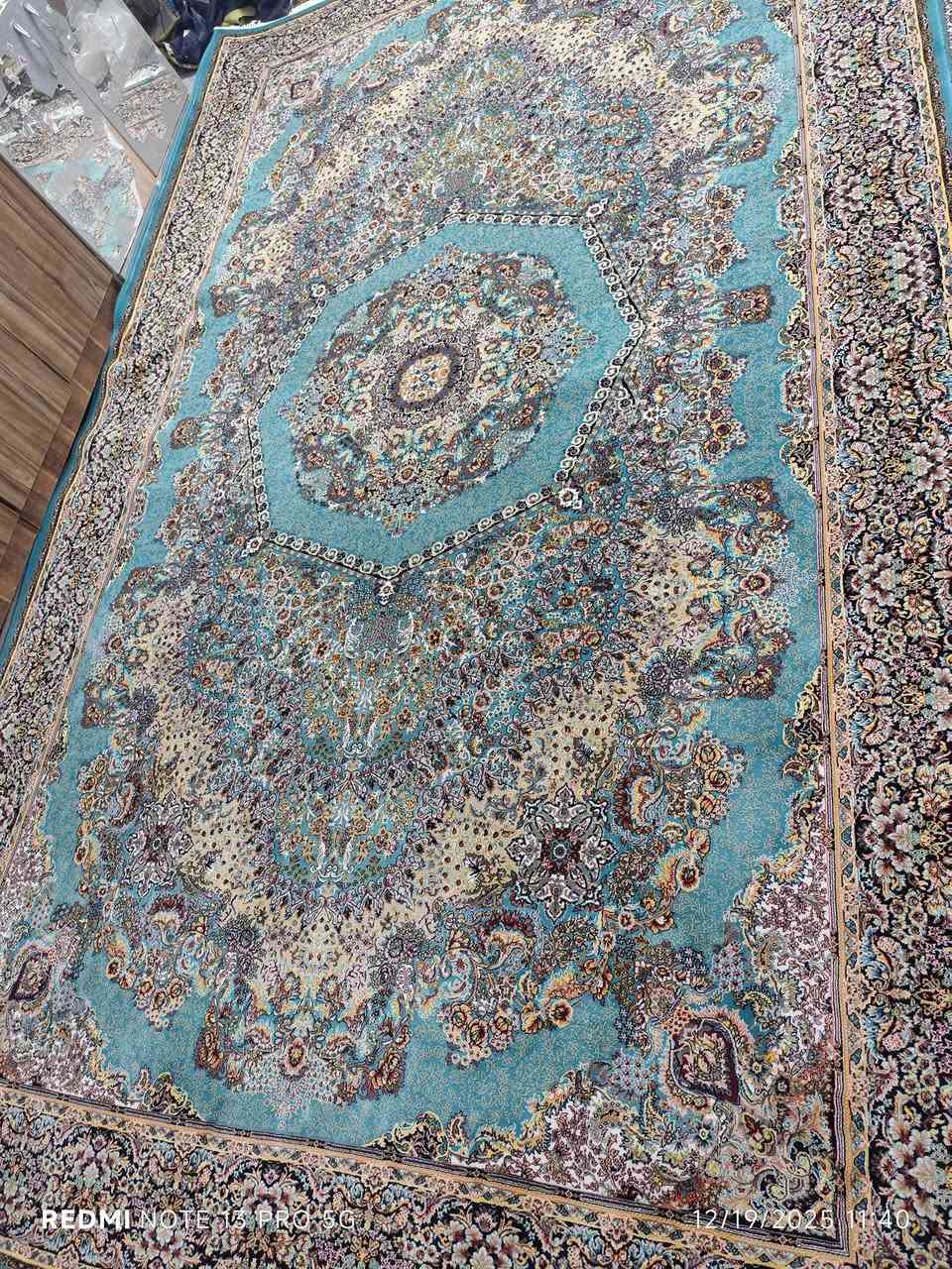 فەرشی ئێرانی 700شانە قیاسی دوونیو بەچوار دڕاوی سوتاوی نیە پاک و بێ عەیب نڕخی زۆر گونجاوە150هەزار شوێن سلێمانی 
***********ڤایبەرواتساب ایمۆ
