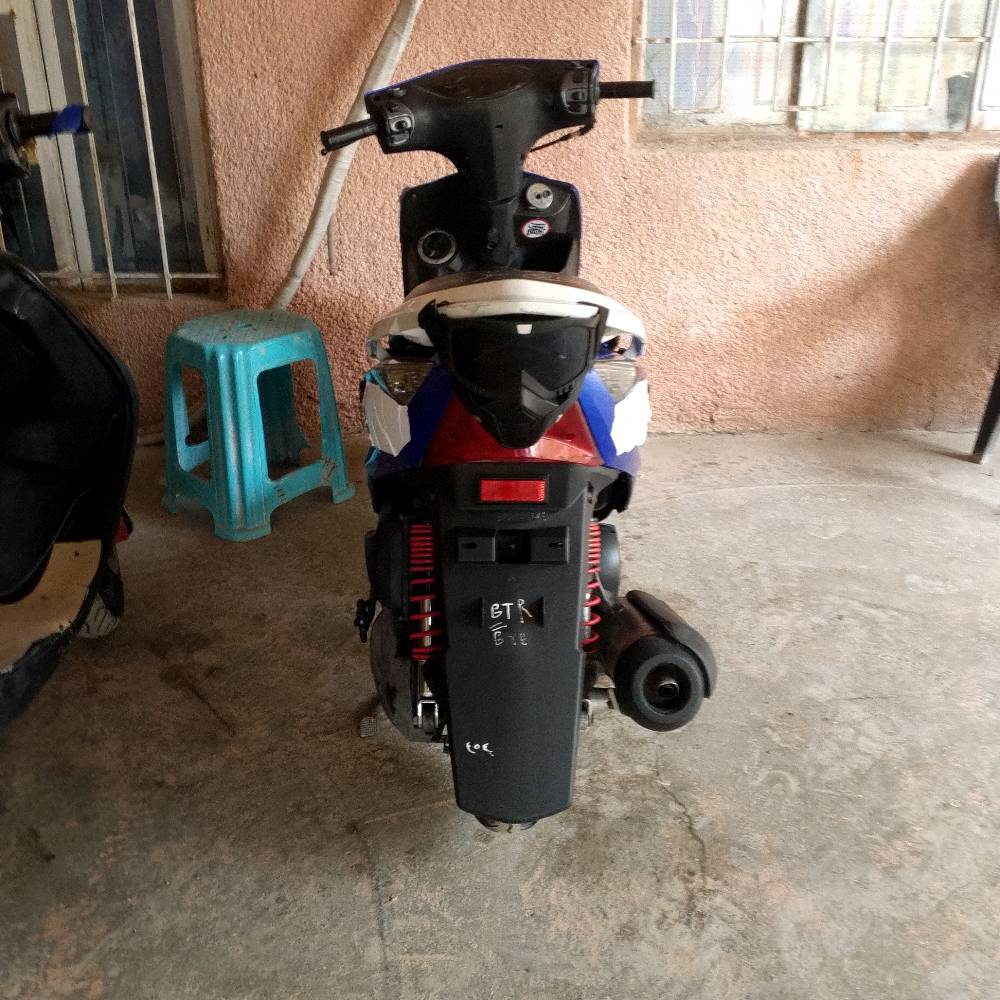 سلام عليكم اخوان 
دراجة ماكس ثعلب 140 
دراجة راح تصير با 5 و6 اشهر من ماخذهة دراجة كلهة شغالة بس باتري مايشتغل واني جاي شغلهة هندر كلشي ما نقصهة 
