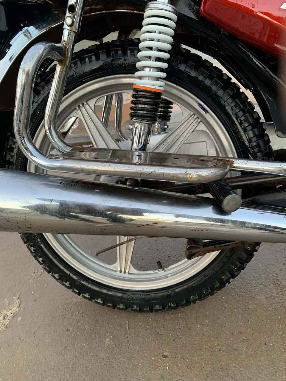 5گير 
نضيف كهربائيات شغاله لايت سلف هورن 
محرك بي صرف 
سعره 175بي مجال 
***********
