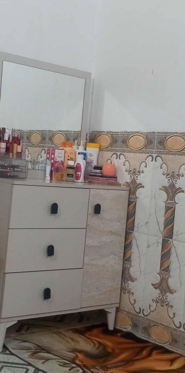 ب٣٠٠ بيها مجال بسيط لشراي #الشامية نضيفه مابيها ضرر
#بيع مستعجل


**إذا كنت صاحب هذا الإعلان وتريد حذفه لأي سبب، رجاءا أرسل رسالة إلى الدعم الفني**