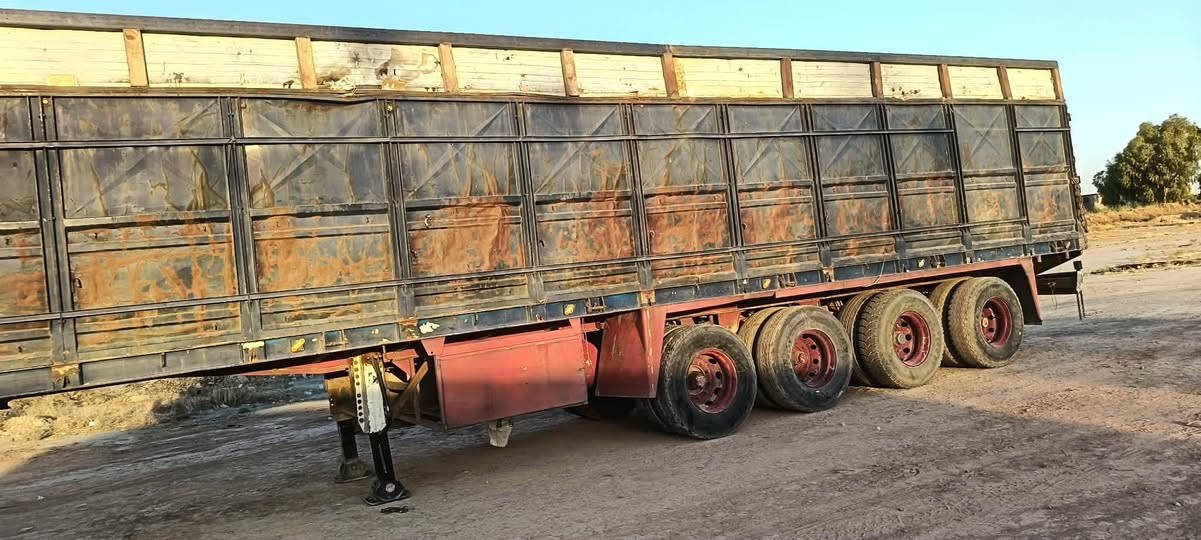 🚚 للبيع: عربانة بودي عراقي (حمل ثقيل)
📍 الموقع: صلاح الدين - طوزخورماتو
🛠️ المواصفات الفنية:
النوع: بودي عراقي (أربع دناكير مزوج)
الحمولة: تتحمل لغاية 60 طن
الشاصي: شاصي 16 (دنكير مربع)
الطول: 12.40 متر
الارتفاع: 1.70 متر (2.20 متر مع التعلاوة)
💰 السعر والاتصال:
السعر: 60 ورقة (وبيها مجال للشراي)
للتواصل والاستفسار: 📞 ***********
