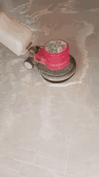 تنضيف جميع بيوت ويوجد لدينا جلايه تنضيف كاشي أو سراميك مكاني كركوك ***********
