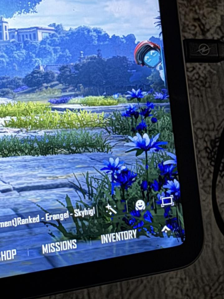 السلام عليكم

ايباد برو الجيل الثالث
M1

الجهاز بي خطوط بلشاشة جداً صغار ما ماثرة ع اللمس نهائياً
وبي نقطة بيضه بنهاية الشاشة موضح كلشي
غير هذا الجهاز ولا شخطة
باكيته موجود
ذ١٢٨
ببجي ١٢٠ فريم
ولا شغلة وحدة غلط بي
وتاخذه من باب بيتي

من الاخير بدون تعامل ٣٥٠ الف

***********
