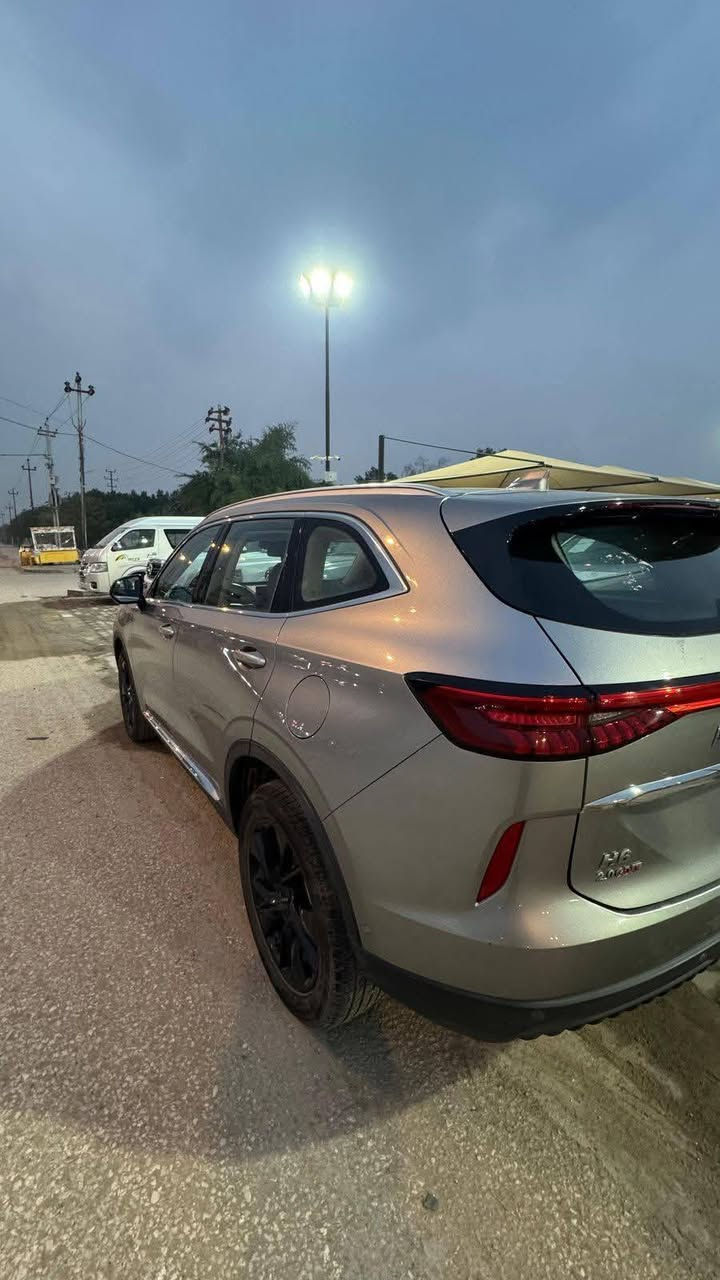 سلام عليكم هافال h6 2023 بلاك ادشن 
ماشيه ٥٠ الف 
فول مواصفات داخل الضمان 
مكاني كربلاء
السعر ٢٧ مليون وبيها مجال للشراي
الاتصال ***********
