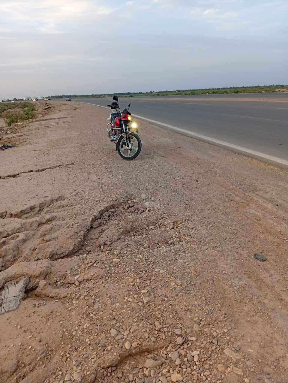 سلام عليكم دراجه فيوم موديل 19 دراجه نضيفه و جاهزه مناقصه شي اوراق مكفوله كفاله عامه السعر 750 وبيها مجال 
مكلف بل نشر للأستفسار 
***********
