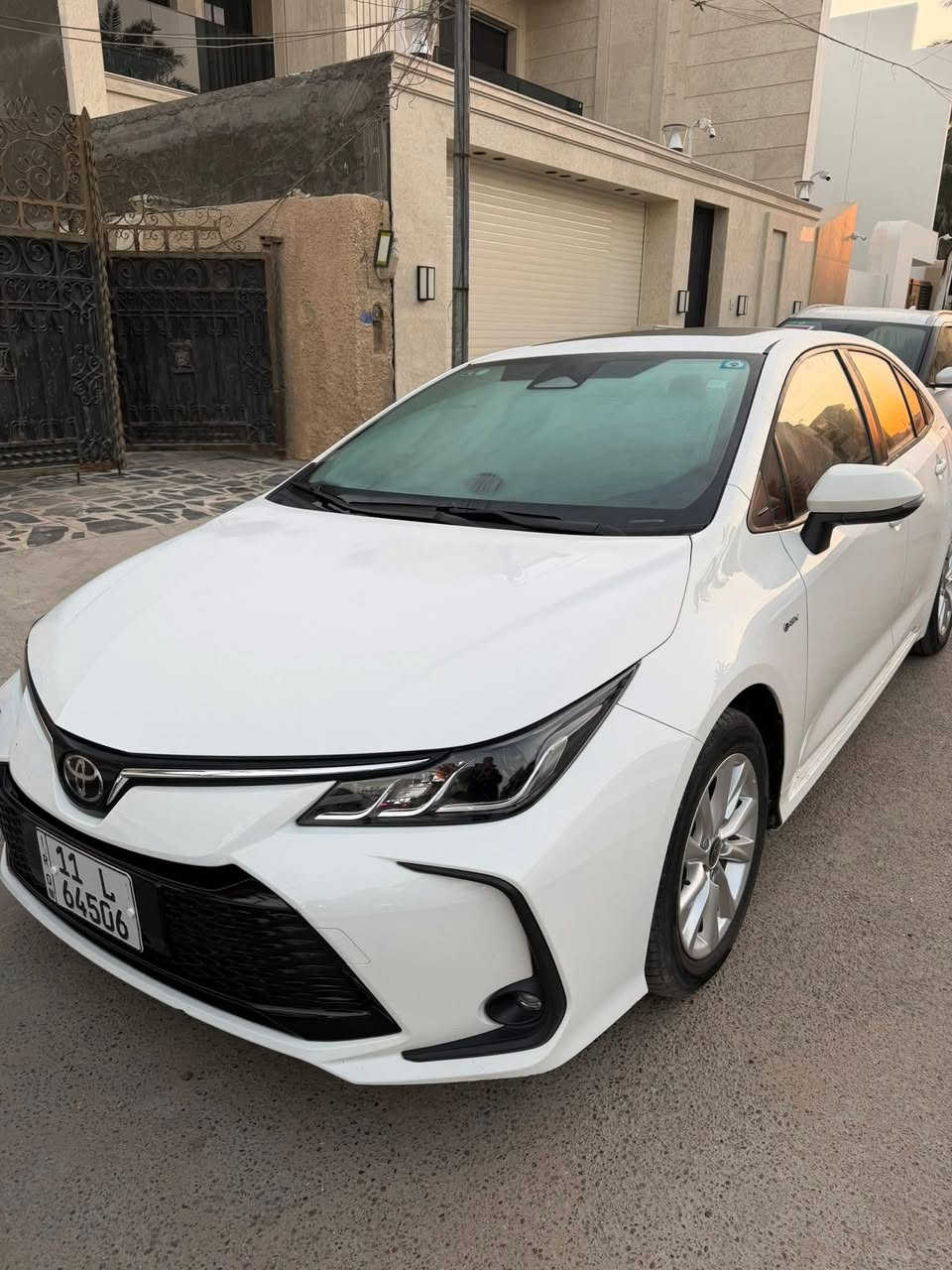 كورلا 2025 هايبرد وبنزين فول مواصفات شكد الخليجي ماشيه 23 الف كم بدون صبغ مكفوله داخل جلد احمر وكرسي كهرباء وشاشه جبيره كامره خلفيه بصمه وفتحة سقف قطعتين تبريد ورادار امامي وباقي المواصفات معروفه السعر٢٣٧٠٠مليون دينار مكان السياره اليرموك  او عامريه ***********
