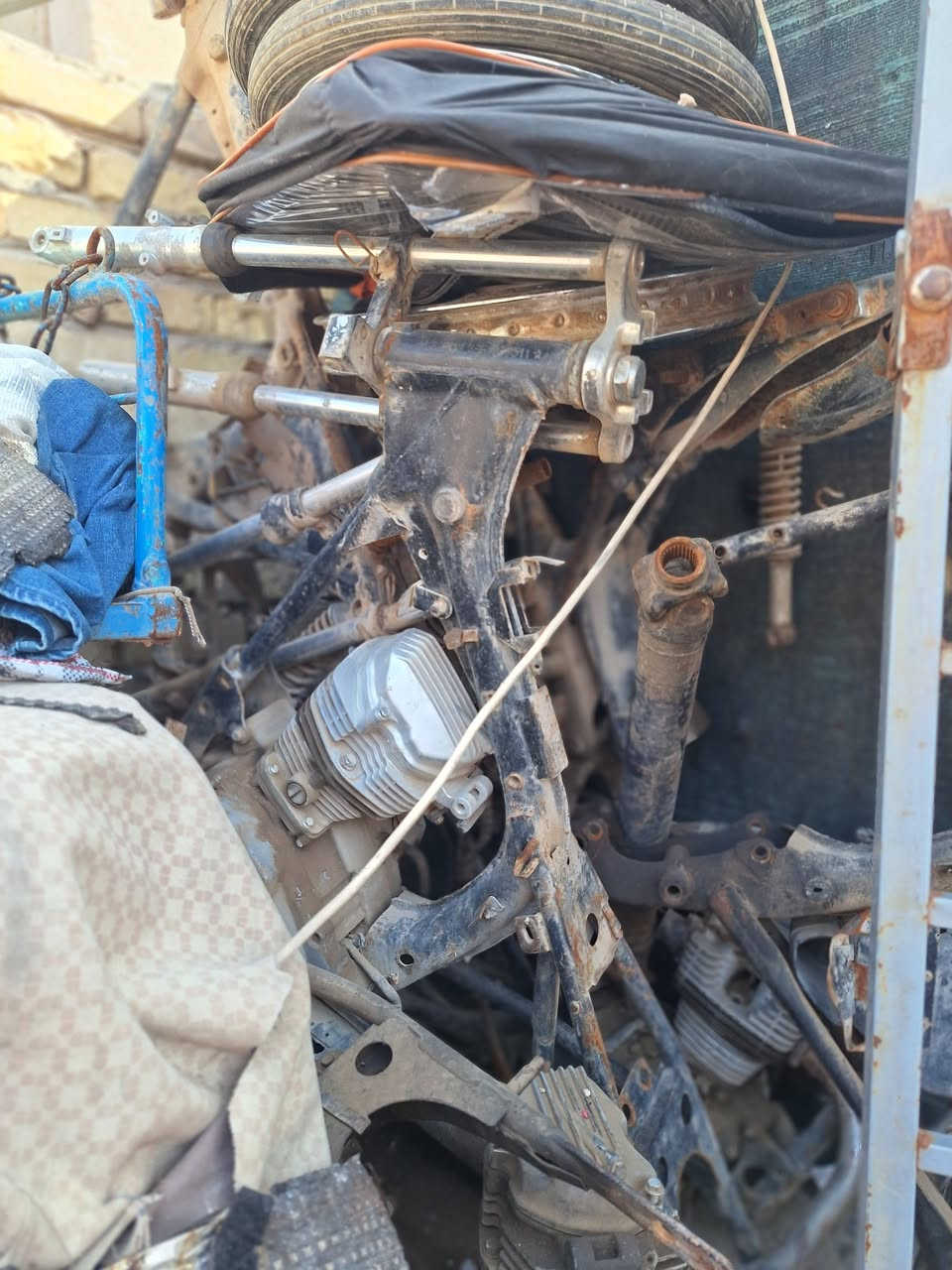 سلام عليكم شاصي 4 كير كلك مكفول للبيع هوه ومحرك شغال السعر 70 كربلاء حي لغدير ***********
